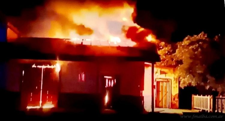 Embarcación: investigan causas de incendio en estación de trenes