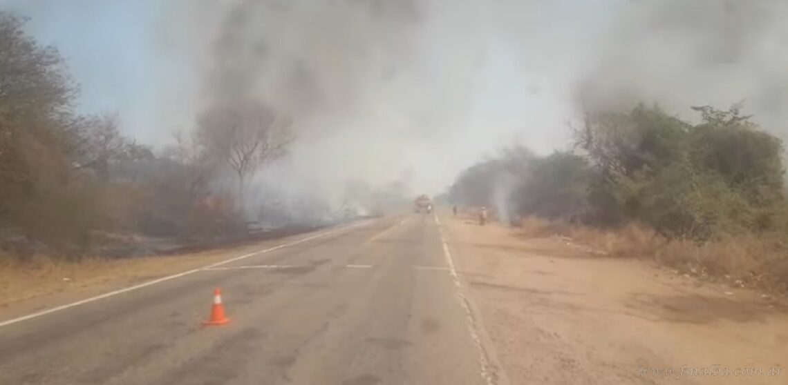 Senda Hachada: cierre de tránsito por Ruta 34 por incendios en banquina y nula visibilidad