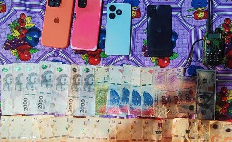 Embarcación: secuestran inhibidores, droga y dinero en allanamientos