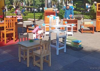 Unidad Carcelaria N°5: exhibición y venta de muebles fabricados por internos