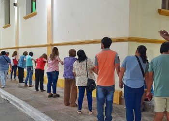 Parroquia La Purísima: fieles católicos en “El Abrazo de la Paz”