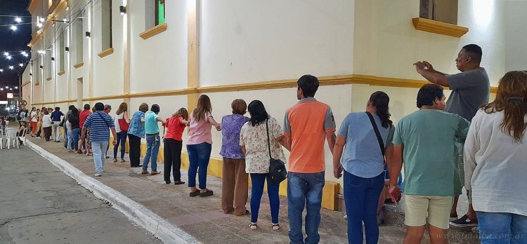 Parroquia La Purísima: fieles católicos en “El Abrazo de la Paz”
