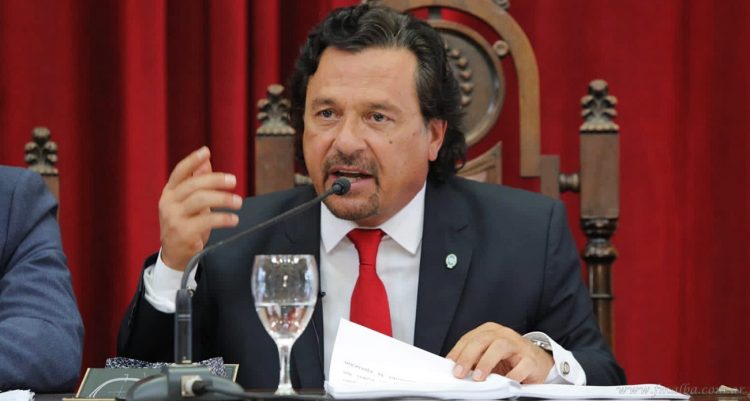 Gustavo Sáenz: “Es sencillo dar cátedra de cómo deben hacerse las cosas desde la comodidad”