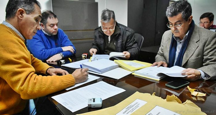 El Limón: se realizó la apertura de sobres para la obra del alteo en el embalse