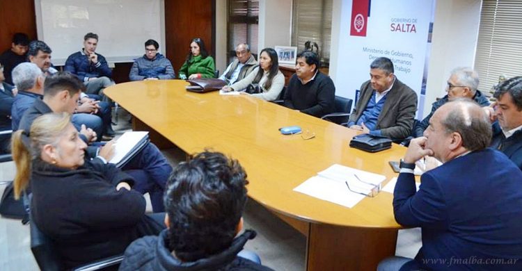 Transporte Interurbano: empresarios fueron recibidos por el ministro Villada