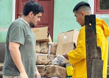 Entrega de alimentos en merenderos de Tartagal