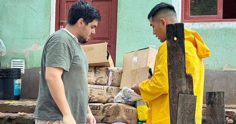 Entrega de alimentos en merenderos de Tartagal