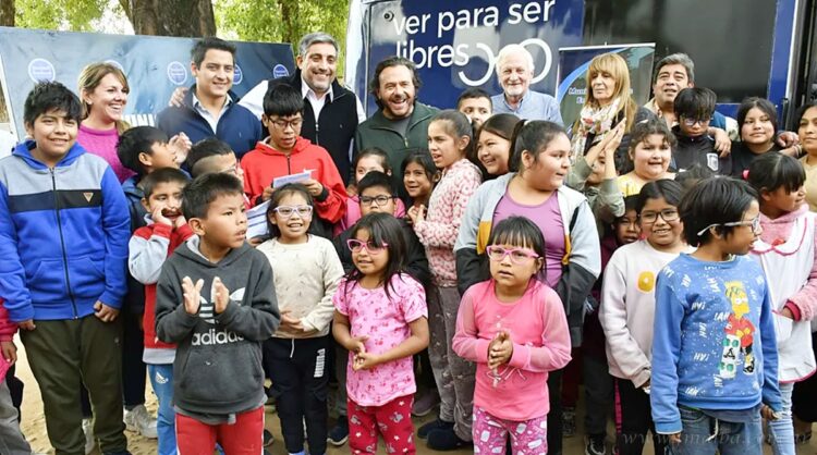 “Ver para ser Libres”: más de 200 niños recibieron sus lentes en San Martín