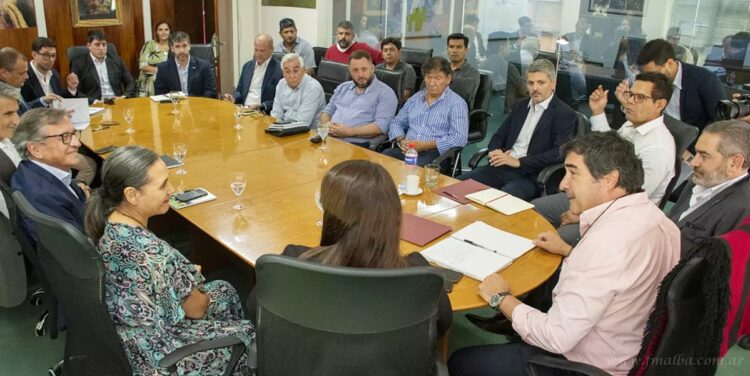 Cuenca hidrocarburífera noroeste: constituyen mesa de trabajo para potenciar la inversión