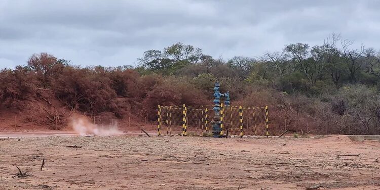 Pichanal: gobierno provincial dispone medidas para control de pozo petrolero