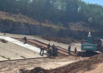 Río Tartagal: continúa el avance de la construcción y reparación del canal