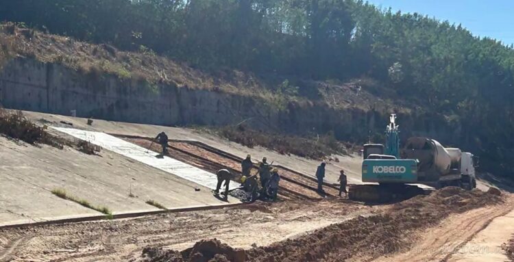 Río Tartagal: continúa el avance de la construcción y reparación del canal
