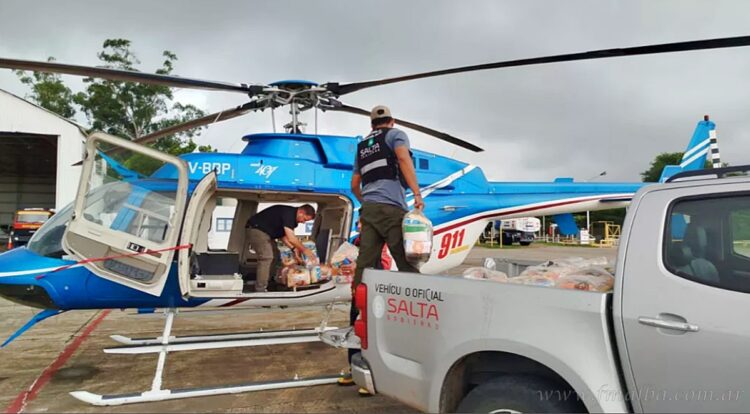 Rio Tonono: por la crecida, el gobierno asistió a 156 familias mediante vuelos