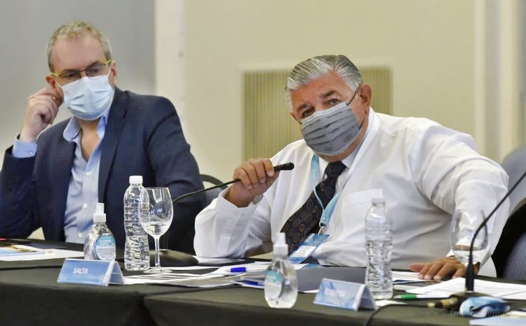 En CoFeSa se definió avanzar con la vacunación de adolescentes sin factores de riesgo