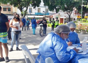 Operativo de intensificación de vacunación contra el coronavirus en mayores de 45 años