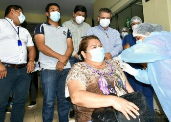 Internacionales: vacunación masiva Covid-19 llega a Pocitos para pobladores de entre 50 a 59 años