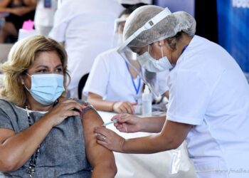 Coronavirus: habilitan pre-turnos para  vacunación a mayores de 60 años
