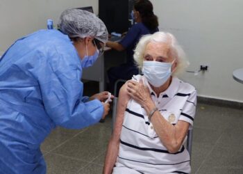 Vacunación Covid-19: 950 adultos de 70 años ya fueron inoculados