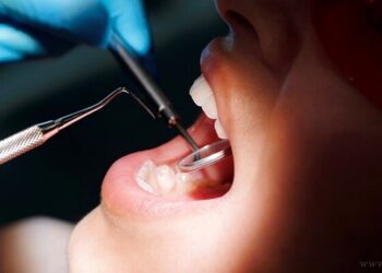 Certificados escolares: alerta de usurpación de matrícula de odontólogo