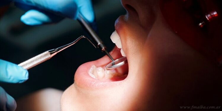 Certificados escolares: alerta de usurpación de matrícula de odontólogo