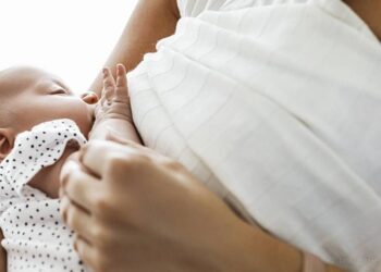 Semana Mundial de la Lactancia Materna: el uso de leches maternizadas aumenta entre madres originarias