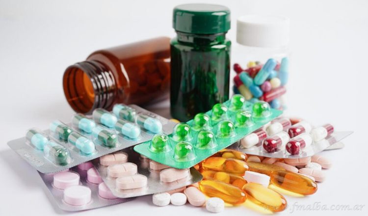 Anmat dio de baja 25 registros de medicamentos: qué laboratorios fueron alcanzados y por qué no podrán venderse