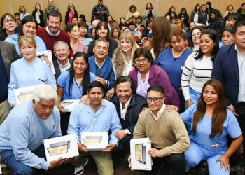 Salud Pública: la segunda etapa del Hospital Digital comenzó con la entrega de 269 tablets