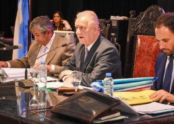 Walter Wayar: “De las entrañas de estas tierras salieron riquezas que hicieron grandes a otras ciudades”