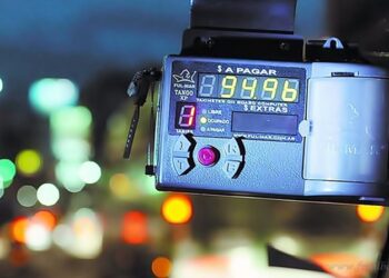 Remises y taxis esperan por la aprobación de un nuevo aumento