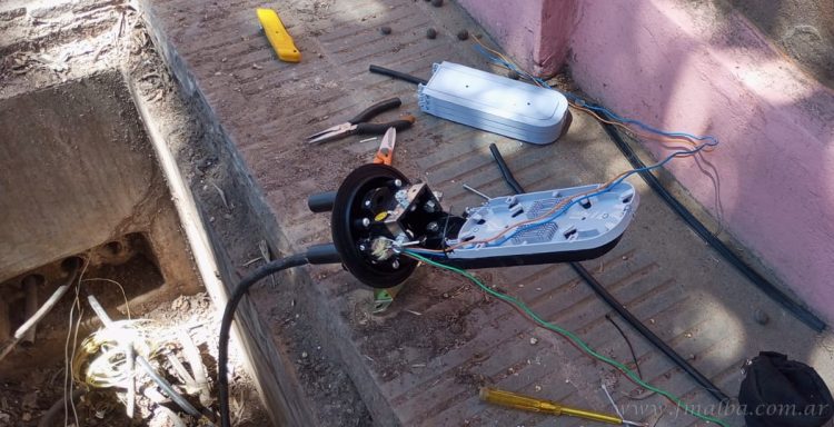 Robo de fibra óptica dejó sin servicio de internet a media ciudad