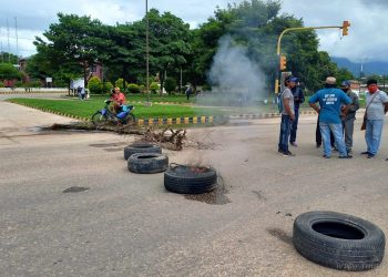 Tartagal: originarios bloquean el tránsito en Ruta 34 y Avenida Alberdi