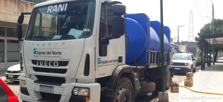 Escasez de agua: más de 30 camiones abastecen en Tartagal