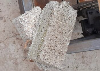 17 de Mayo, Día Mundial del Reciclaje: botellas de plástico para fabricar ladrillos