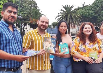 Día Mundial de la Poesía: liberación de libros en Plaza San Martín