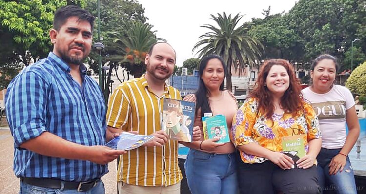 Día Mundial de la Poesía: liberación de libros en Plaza San Martín