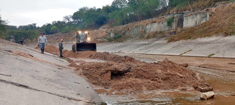 Rio Tartagal: empresa Garín comenzó la reparación del canal