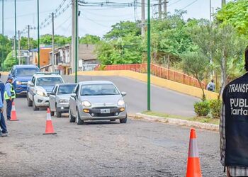 Tránsito: controles municipales a taxis y remises