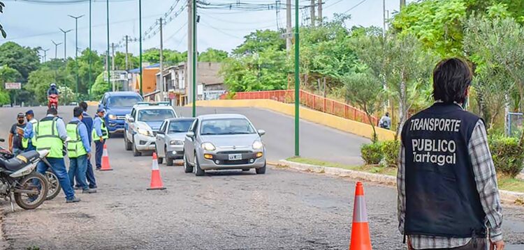 Tránsito: controles municipales a taxis y remises