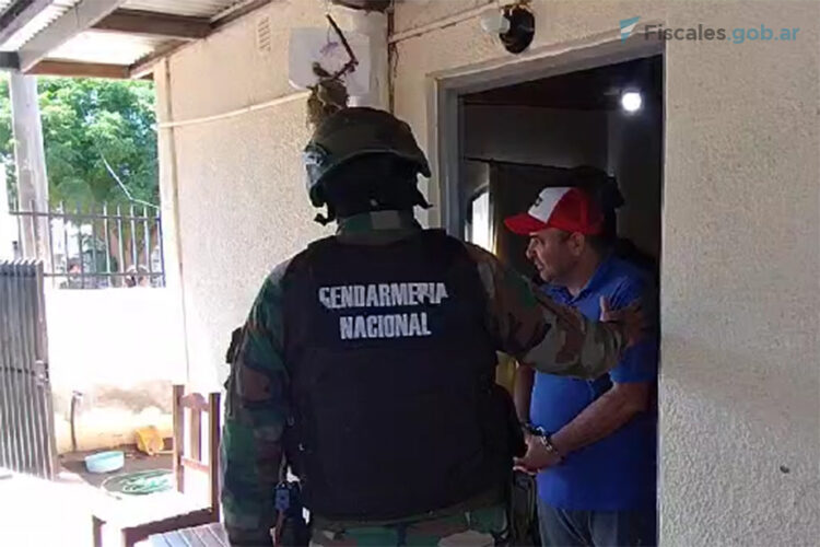 José Miguel "Yopi" Gerala, hijo del intendente del municipio de Coronel Juan Solá y detenido por robo y contrabando, durante un traslado. Foto: Gendarmería Nacional