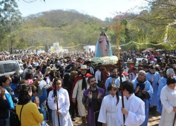 Yariguarenda: más de 2.000 personas en el Festival a Virgen de la Peña